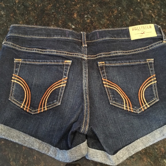 Hollister dark wash size 5 shorts!! - Picture 6 of 6